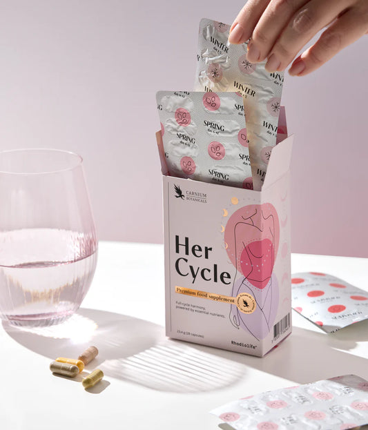Her Cycle Carnium Botanicals 28 kapsułek – wsparcie cyklu kobiety
